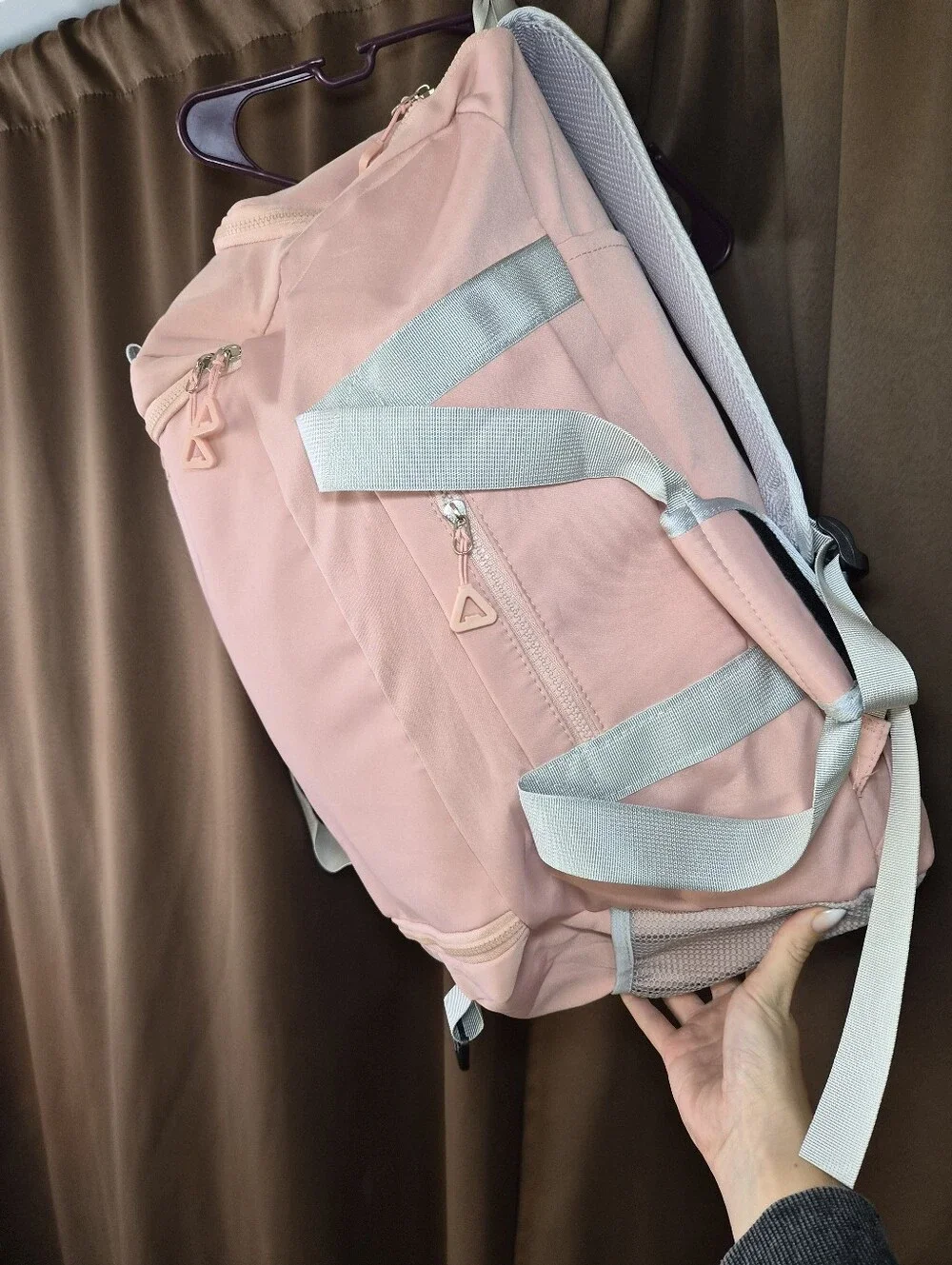 N/A pink gray
